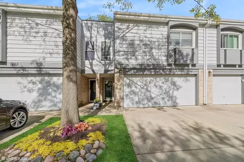 265 Lakeshore Ln, Bloomingdale, IL 60108