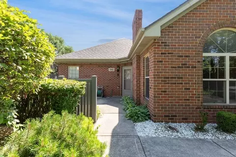 110 E 162nd Ln, South Holland, IL 60473