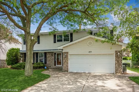 877 Papoose Ct, Carol Stream, IL 60188