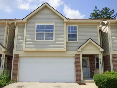 652 Whispering Oaks Ct, Palatine, IL 60074