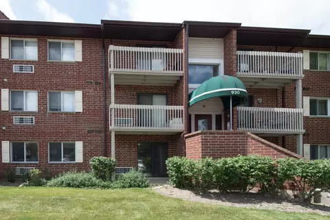 920 N Lakeside Dr #1B, Vernon Hills, IL 60061