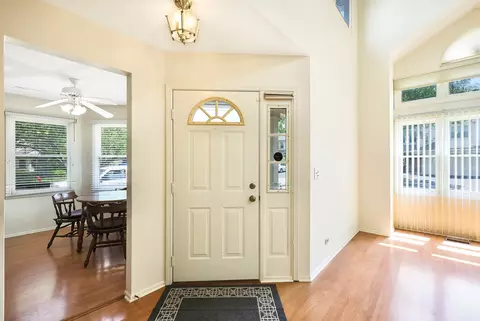 1301 Glengary Ct #L, Wheeling, IL 60090 photo 2