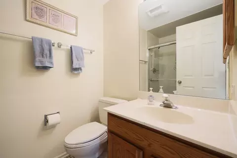 1301 Glengary Ct #L, Wheeling, IL 60090 photo 9