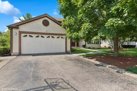 75 Picardy Ln, Wheeling, IL 60090 photo 2