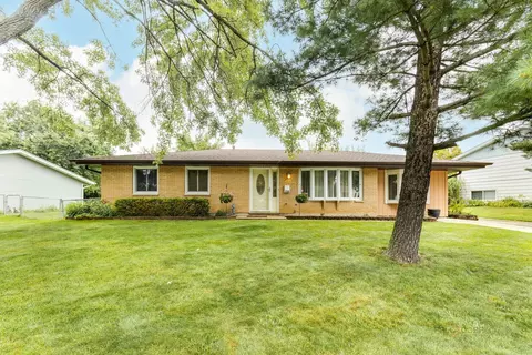 720 Kemah Ln, Schaumburg, IL 60193