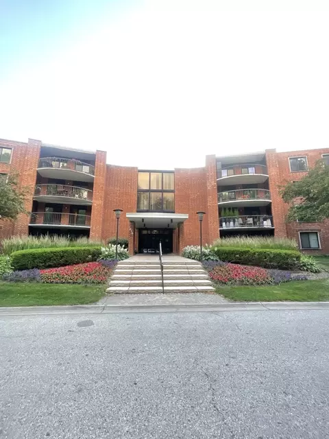1615 E Central Rd #211B, Arlington Heights, IL 60005