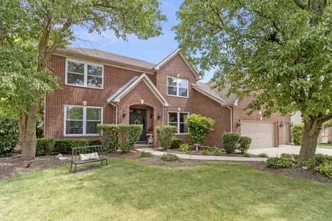 501 Crystal Ct, Oswego, IL 60543