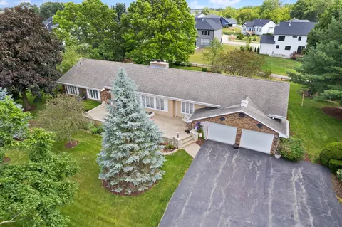 39 W938 Us Highway 20, Elgin, IL 60124