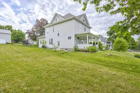 Exterior - 904 N 2nd St, Ashton, IL 61006 photo 10 of 12