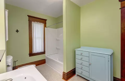 Bath - 904 N 2nd St, Ashton, IL 61006 photo 3 of 3