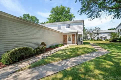 1340 N Glen Cir #D, Aurora, IL 60506
