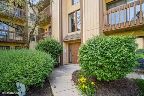 111 Olesen Dr #2F, Naperville, IL 60540