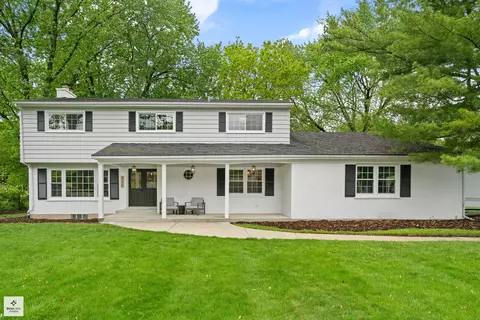 710 Willow Ln, Geneva, IL 60134