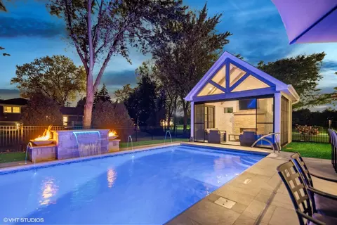 Exterior - 7210 Giddings Ave, Burr Ridge, IL 60527 photo 19 of 29