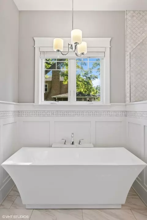 Bath - 7210 Giddings Ave, Burr Ridge, IL 60527 photo 6 of 15