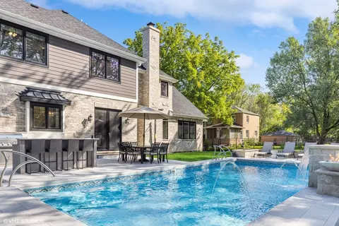 Exterior - 7210 Giddings Ave, Burr Ridge, IL 60527 photo 8 of 29