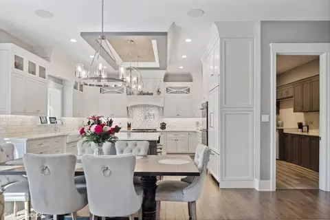 Dining - 7210 Giddings Ave, Burr Ridge, IL 60527 photo 6 of 6