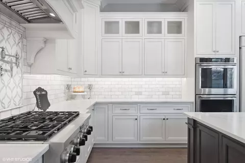Kitchen - 7210 Giddings Ave, Burr Ridge, IL 60527 photo 3 of 5