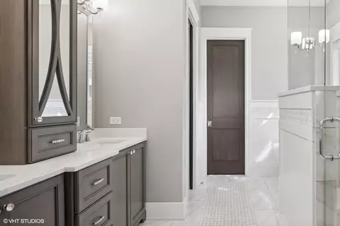 Bath - 7210 Giddings Ave, Burr Ridge, IL 60527 photo 2 of 15