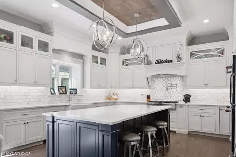 Kitchen - 7210 Giddings Ave, Burr Ridge, IL 60527 photo 2 of 5