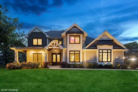7210 Giddings Ave, Burr Ridge, IL 60527