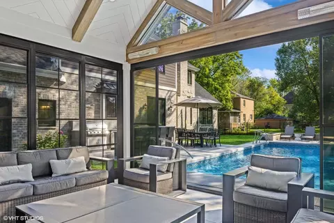 Exterior - 7210 Giddings Ave, Burr Ridge, IL 60527 photo 9 of 29
