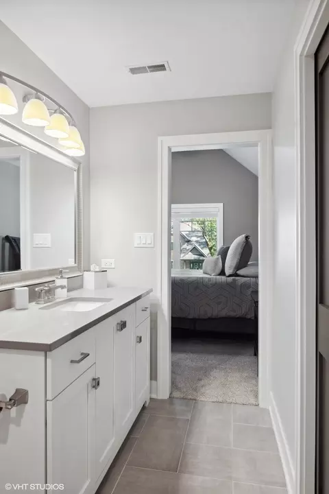 Bath - 7210 Giddings Ave, Burr Ridge, IL 60527 photo 12 of 15