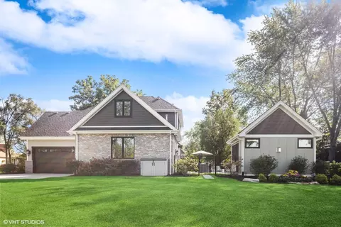 Exterior - 7210 Giddings Ave, Burr Ridge, IL 60527 photo 5 of 29