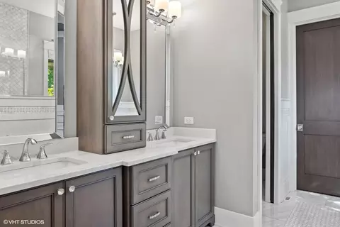 Bath - 7210 Giddings Ave, Burr Ridge, IL 60527 photo 3 of 15