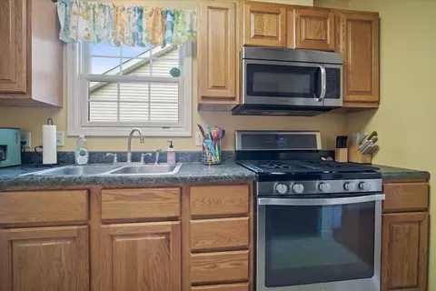 Kitchen - 1114 Abercorn St, Normal, IL 61761 photo 2 of 3