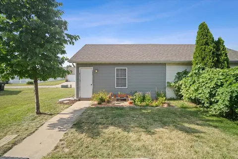 Exterior - 1114 Abercorn St, Normal, IL 61761 photo 3 of 6