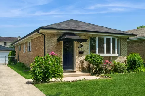 8118 W Elizabeth Ave, Niles, IL 60714