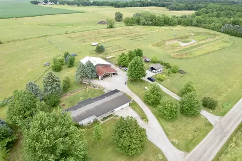 1800 Pigeon Creek Rd, Varna, IL 61375