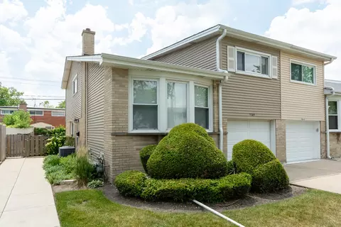 9109 W Oaks Ave, Des Plaines, IL 60016