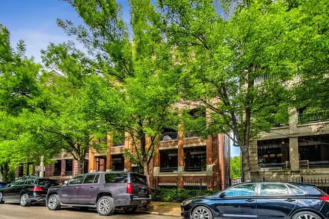 689 N Peoria St #3S, Chicago, IL 60642