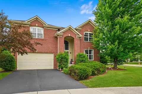 2900 Kelly Dr, Elgin, IL 60124
