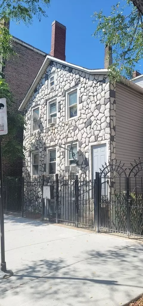1530 W 18th Pl, Chicago, IL 60608
