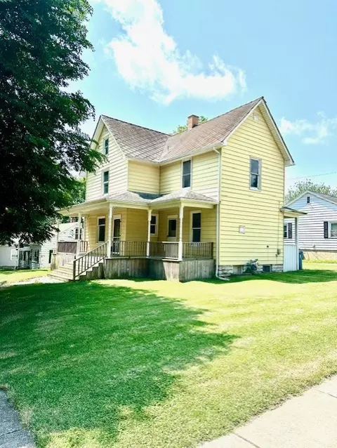 629 N Jefferson Ave, Dixon, IL 61021