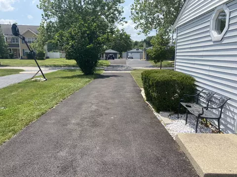 Exterior - 3400 Bobolink Ln, Rolling Meadows, IL 60008 photo 6 of 6