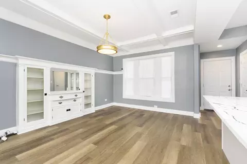 Living - 6964 S Eberhart Ave, Chicago, IL 60637 photo 4 of 8