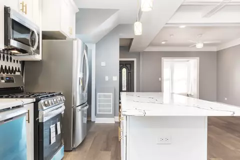 Kitchen - 6964 S Eberhart Ave, Chicago, IL 60637 photo 2 of 3