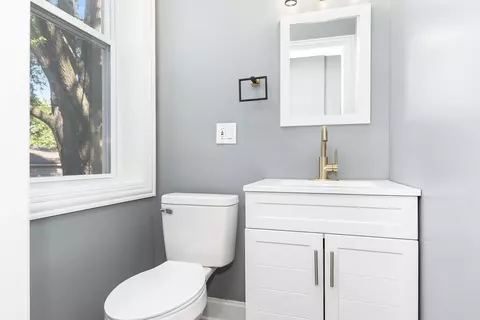 Bath - 6964 S Eberhart Ave, Chicago, IL 60637 photo 4 of 4