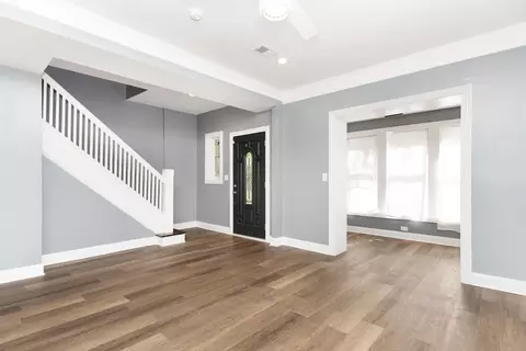 Living - 6964 S Eberhart Ave, Chicago, IL 60637 photo 5 of 8