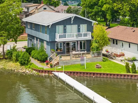 155 North Ave, Wauconda, IL 60084