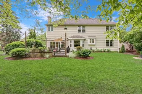 Exterior - 1156 Vineyard Dr, Gurnee, IL 60031 photo 5 of 10
