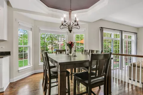 Dining - 1156 Vineyard Dr, Gurnee, IL 60031 photo 3 of 4