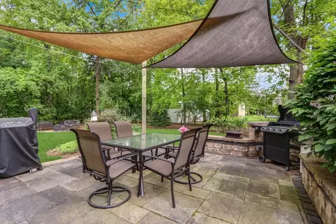 Exterior - 1156 Vineyard Dr, Gurnee, IL 60031 photo 9 of 10