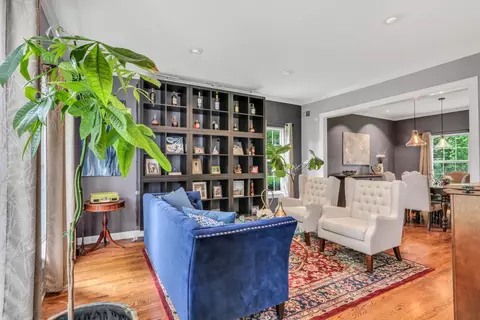 Living - 1156 Vineyard Dr, Gurnee, IL 60031 photo 1 of 7