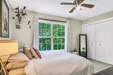 Bedroom - 1156 Vineyard Dr, Gurnee, IL 60031 photo 3 of 6