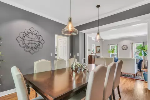 Dining - 1156 Vineyard Dr, Gurnee, IL 60031 photo 2 of 4